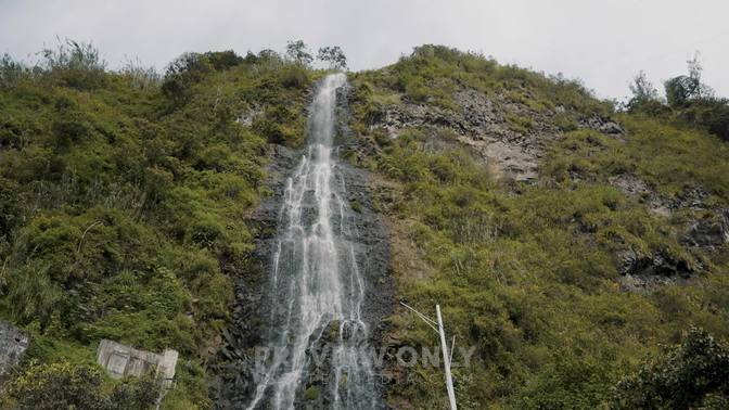 Low Angle Of Cascada De La Virgen In Baños, Ecuador - Stock Videos | Plaga